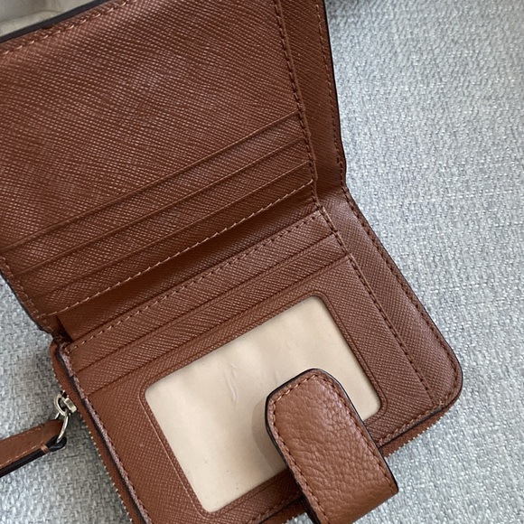 Bundle of two Coach mini white bag And brown mini Wallet - Picture 11 of 16